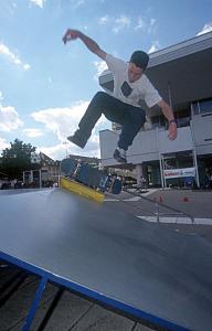 Trick: Kickflip